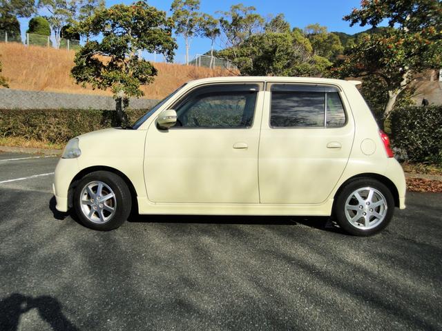 エッセ カスタム　ナビ　ワンセグ　Ｂｌｕｅｔｏｏｔｈ　純正エアロ　純正アルミ　キーレス　ＥＴＣ（5枚目）