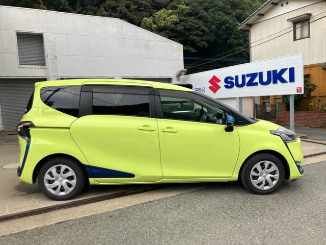 ナビテレビ　バックカメラ　ＥＴＣ　スマートキー　プッシュスタート　セキュリティー　アイドリングストップ　片側パワースライドドア