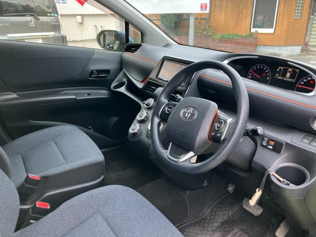 ナビテレビ　バックカメラ　ＥＴＣ　スマートキー　プッシュスタート　セキュリティー　アイドリングストップ　片側パワースライドドア