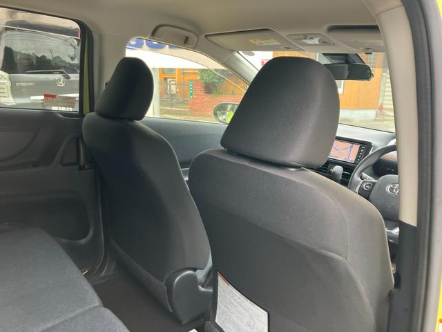 ナビテレビ　バックカメラ　ＥＴＣ　スマートキー　プッシュスタート　セキュリティー　アイドリングストップ　片側パワースライドドア