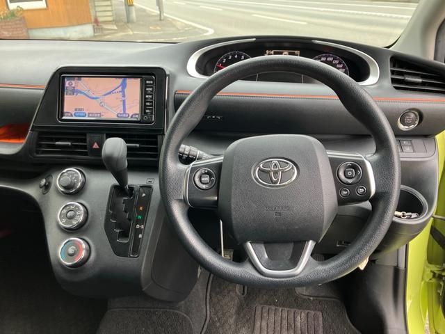 ナビテレビ　バックカメラ　ＥＴＣ　スマートキー　プッシュスタート　セキュリティー　アイドリングストップ　片側パワースライドドア