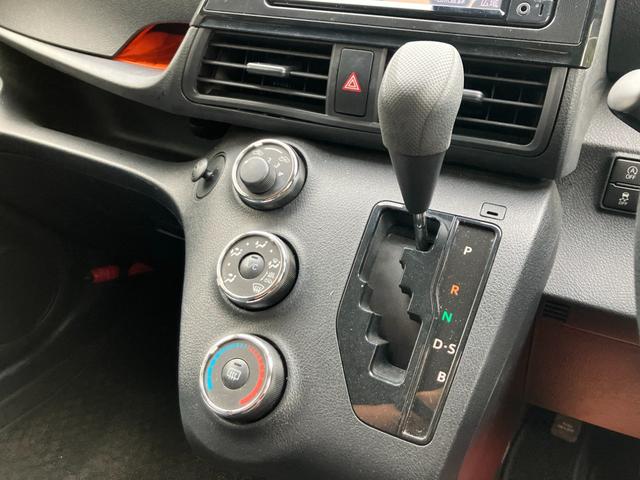 ナビテレビ　バックカメラ　ＥＴＣ　スマートキー　プッシュスタート　セキュリティー　アイドリングストップ　片側パワースライドドア