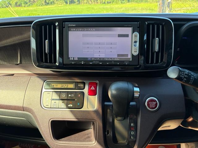 Ｎ－ＯＮＥ プレミアム　スマートキー　ＡＢＳ　電動格納ミラー　純正アルミ装着（9枚目）