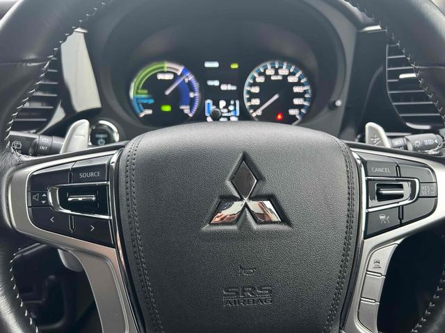 アウトランダーPHEV Gリミテッドエディション 4WD ETC バックカメラ クリアランスソナー オートクルーズコントロール レーンアシスト パワーシート 衝突被害軽減システム ナビ オートライト LEDヘッドランプ アルミホイール スマートキー(5枚目)