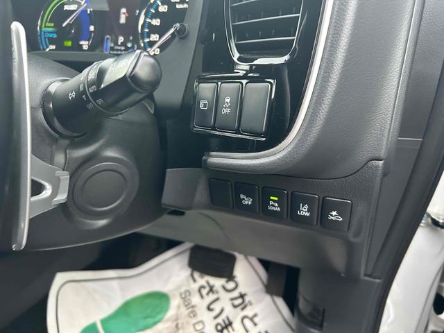アウトランダーPHEV Gリミテッドエディション 4WD ETC バックカメラ クリアランスソナー オートクルーズコントロール レーンアシスト パワーシート 衝突被害軽減システム ナビ オートライト LEDヘッドランプ アルミホイール スマートキー(6枚目)