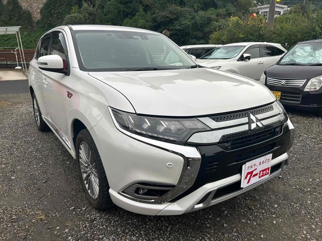 アウトランダーPHEV Gリミテッドエディション 4WD ETC バックカメラ クリアランスソナー オートクルーズコントロール レーンアシスト パワーシート 衝突被害軽減システム ナビ オートライト LEDヘッドランプ アルミホイール スマートキー(9枚目)