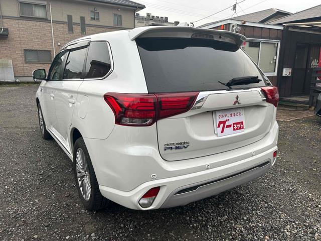 アウトランダーPHEV Gリミテッドエディション 4WD ETC バックカメラ クリアランスソナー オートクルーズコントロール レーンアシスト パワーシート 衝突被害軽減システム ナビ オートライト LEDヘッドランプ アルミホイール スマートキー(12枚目)
