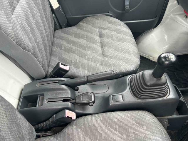 キャリイトラック 　４ＷＤ　ＭＴ　エアコン（6枚目）