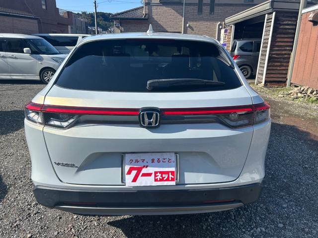 ヴェゼル Ｇ　ホンダセンシング　Ｈｏｎｄａ　ＣＯＮＮＥＣＴディスプレー＋ＥＴＣ２．０車載器＋ワイヤレス充電器　バックカメラ　Ｂｌｕｅｔｏｏｔｈ　衝突防止　２ＷＤ　ワンオーナー（5枚目）