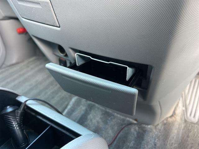 エスティマ アエラス　ＥＴＣ　バックカメラ　ナビ　ＴＶ　両側スライド・片側電動　ＨＩＤ　サンルーフ　スマートキー　電動格納ミラー　３列シート　オットマン　ＣＶＴ　アルミホイール　ＣＤ　ＤＶＤ再生　ＵＳＢ　Ｂｌｕｅｔｏｏｔｈ（44枚目）