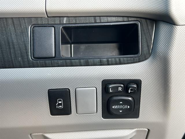 エスティマ アエラス　ＥＴＣ　バックカメラ　ナビ　ＴＶ　両側スライド・片側電動　ＨＩＤ　サンルーフ　スマートキー　電動格納ミラー　３列シート　オットマン　ＣＶＴ　アルミホイール　ＣＤ　ＤＶＤ再生　ＵＳＢ　Ｂｌｕｅｔｏｏｔｈ（48枚目）