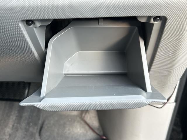 エスティマ アエラス　ＥＴＣ　バックカメラ　ナビ　ＴＶ　両側スライド・片側電動　ＨＩＤ　サンルーフ　スマートキー　電動格納ミラー　３列シート　オットマン　ＣＶＴ　アルミホイール　ＣＤ　ＤＶＤ再生　ＵＳＢ　Ｂｌｕｅｔｏｏｔｈ（49枚目）