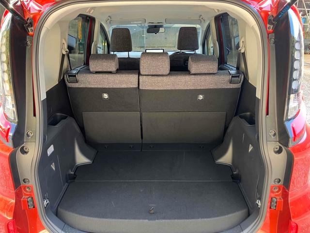 シエンタ ハイブリッドＺ　ＥＴＣ　全周囲カメラ　ナビ　ＴＶ　クリアランスソナー　オートクルーズコントロール　レーンアシスト　衝突被害軽減システム　両側電動スライドドア　オートマチックハイビーム　オートライト　ＬＥＤヘッドランプ（6枚目）