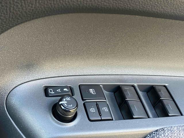 シエンタ ハイブリッドＺ　ＥＴＣ　全周囲カメラ　ナビ　ＴＶ　クリアランスソナー　オートクルーズコントロール　レーンアシスト　衝突被害軽減システム　両側電動スライドドア　オートマチックハイビーム　オートライト　ＬＥＤヘッドランプ（18枚目）