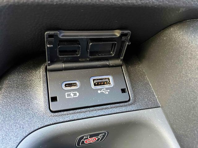 シエンタ ハイブリッドＺ　ＥＴＣ　全周囲カメラ　ナビ　ＴＶ　クリアランスソナー　オートクルーズコントロール　レーンアシスト　衝突被害軽減システム　両側電動スライドドア　オートマチックハイビーム　オートライト　ＬＥＤヘッドランプ（26枚目）