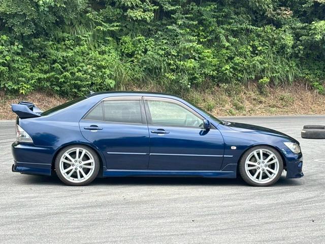 アルテッツァ ＲＳ２００　即ドリフトＯＫ！　ＥＴＣ　アルミホイール　ＨＩＤ　ＭＴ　キーレスエントリー　衝突安全ボディ　ＡＢＳ　エアコン（5枚目）