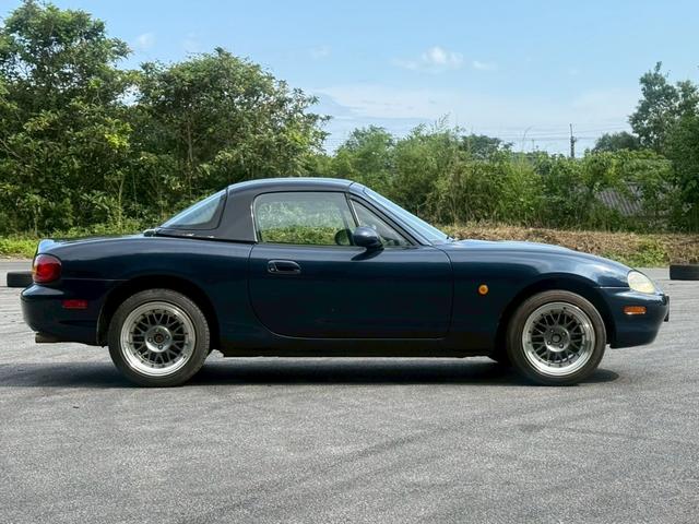 ロードスター 　ＮＲ－Ａ　オープンカー　５速マニュアル車　アルミホイール　ＣＤ　ＭＤ　エアコン　パワーステアリング　パワーウィンドウ（9枚目）
