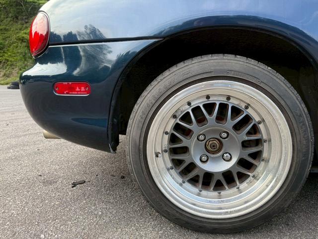ロードスター 　ＮＲ－Ａ　オープンカー　５速マニュアル車　アルミホイール　ＣＤ　ＭＤ　エアコン　パワーステアリング　パワーウィンドウ（18枚目）