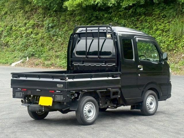 スーパーキャリイ Ｌ　軽トラック　５速マニュアル車　衝突被害軽減システム　エアコン　パワーウィンドウ　助手席エアバッグ　ＣＤ　最大積載量３５０ｋｇ　ＭＯＭＯステアリング（14枚目）