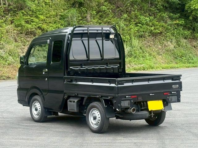 スーパーキャリイ Ｌ　軽トラック　５速マニュアル車　衝突被害軽減システム　エアコン　パワーウィンドウ　助手席エアバッグ　ＣＤ　最大積載量３５０ｋｇ　ＭＯＭＯステアリング（16枚目）
