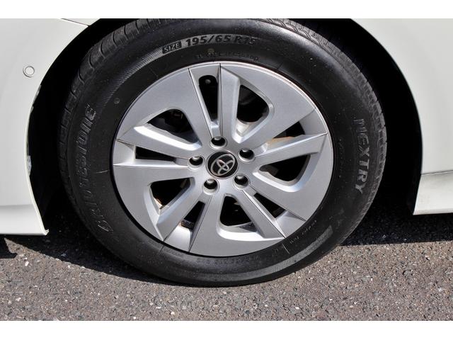 プリウス Ｓセーフティプラス　禁煙　純正ナビＴＶ　バックカメラ　ヘッドアップディスプレイ　レーダークルコン　衝突軽減ブレーキ　レーンアシスト　クリアランスソナー　オートライト　スマートキー　ＬＥＤライト　ＥＴＣ（7枚目）