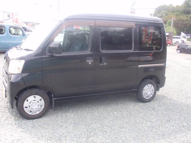 クルーズターボ 4WD・4AT・A/C・P/S・P/W・ABS・ライトレベライザー・キーレス・電格ミラー・フロントシェルフ・純正ラジオ・プライバシーガラス・(6枚目)