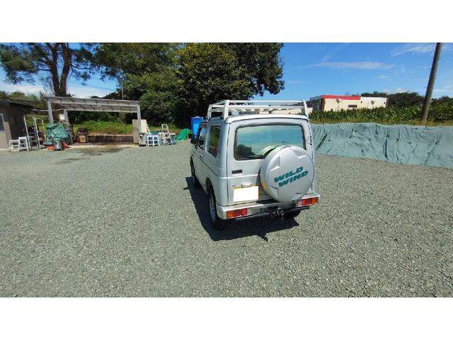 ジムニー ワイルドウインド　パートタイム４ＷＤ　５ＭＴ　ラジオ　エアコン　フォグランプ　パワーステアリング　背面スペアタイヤ　ドアザイザー　ルーフキャリア　取扱説明書（17枚目）