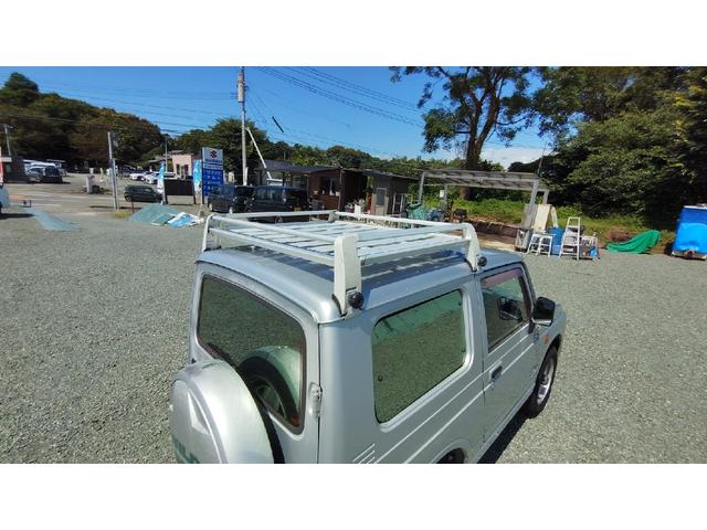 ジムニー ワイルドウインド　パートタイム４ＷＤ　５ＭＴ　ラジオ　エアコン　フォグランプ　パワーステアリング　背面スペアタイヤ　ドアザイザー　ルーフキャリア　取扱説明書（30枚目）