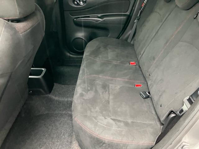 ノート ｅ－パワーニスモ　全方位カメラ　衝突被害軽減ブレーキ　デジタルインナーミラー　Ｂｌｕｅｔｏｏｔｈ　ナビ　フルセグＴＶ　ＣＤ　ＤＶＤ　スマートキー　ＥＴＣ（32枚目）