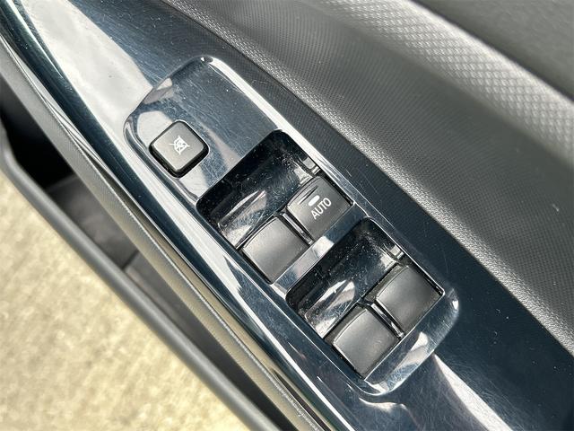 ミラージュ 　ＥＴＣ　ナビ　ＴＶ　衝突被害軽減システム　オートライト　ＨＩＤ　スマートキー　アイドリングストップ　電動格納ミラー　ＣＶＴ　盗難防止システム　衝突安全ボディ　ＡＢＳ　ＥＳＣ　ＣＤ　ＵＳＢ（11枚目）