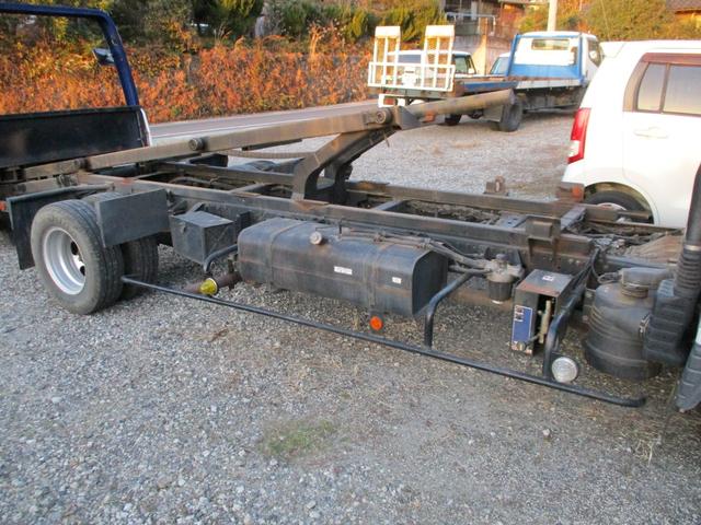 キャンター 　キャリアカー　積載２．６ｔ（9枚目）