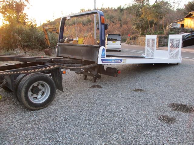 キャンター 　キャリアカー　積載２．６ｔ（12枚目）