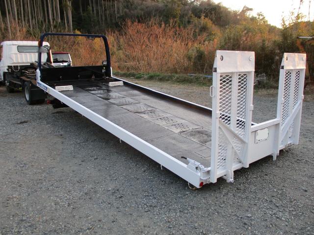 キャンター 　キャリアカー　積載２．６ｔ（13枚目）