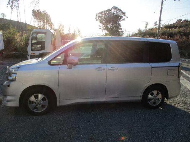 ヴォクシー Ｘ　Ｌエディション　車いす仕様車　スロープタイプ　タイプ１　車いす１脚仕様（5枚目）