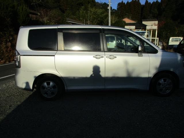 ヴォクシー Ｘ　Ｌエディション　車いす仕様車　スロープタイプ　タイプ１　車いす１脚仕様（6枚目）