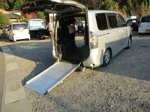 ヴォクシー Ｘ　Ｌエディション　車いす仕様車　スロープタイプ　タイプ１　車いす１脚仕様（9枚目）