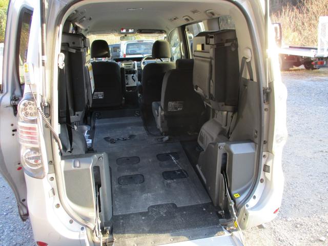 ヴォクシー Ｘ　Ｌエディション　車いす仕様車　スロープタイプ　タイプ１　車いす１脚仕様（10枚目）