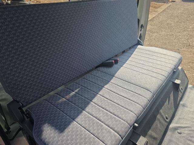 ハイゼットカーゴ 　ＡＴ　両側スライドドア　エアコン　パワーステアリング　パワーウィンドウ　運転席エアバッグ　助手席エアバッグ（10枚目）
