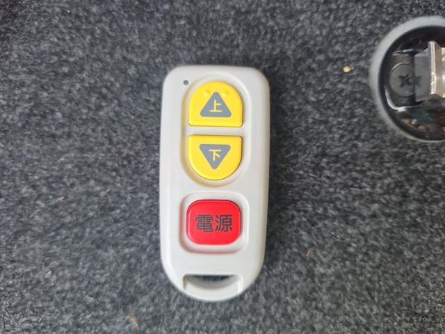 タント 　福祉車輌　ドライブレコーダー　ＥＴＣ　バックカメラ　両側スライド・片側電動　ＴＶ　衝突被害軽減システム　スマートキー　アイドリングストップ　電動格納ミラー　ベンチシート　ＣＶＴ　ＡＢＳ　ＥＳＣ　ＵＳＢ（24枚目）