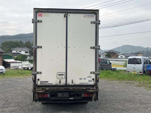 トヨエース 　２．０ｔ　ディーゼル車　パワーゲート　５速マニュアル車　後輪ダブル　ＥＴＣ　ナビ　ＴＶ　バックカメラ　エアコン　パワーウィンドウ　パワーステアリング（11枚目）