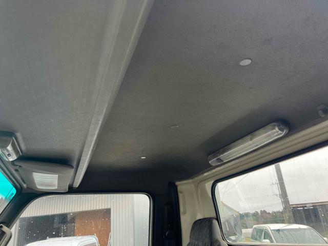 アトラストラック 　積載車　トラック　オートマチック車　ＥＴＣ　エアコン　パワーウィンドウ　運転席エアバッグ　走行距離６６３０３４ｋｍ　乗車定員３名（17枚目）