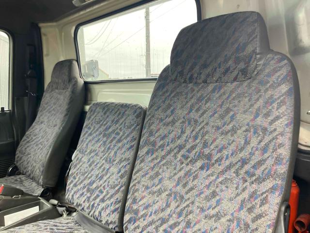 アトラストラック 　積載車　トラック　オートマチック車　ＥＴＣ　エアコン　パワーウィンドウ　運転席エアバッグ　走行距離６６３０３４ｋｍ　乗車定員３名（20枚目）
