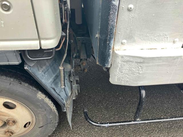 アトラストラック 　積載車　トラック　オートマチック車　ＥＴＣ　エアコン　パワーウィンドウ　運転席エアバッグ　走行距離６６３０３４ｋｍ　乗車定員３名（22枚目）