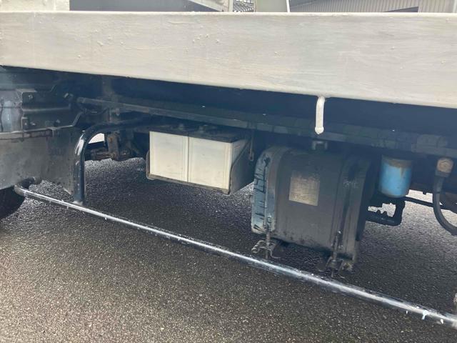 アトラストラック 　積載車　トラック　オートマチック車　ＥＴＣ　エアコン　パワーウィンドウ　運転席エアバッグ　走行距離６６３０３４ｋｍ　乗車定員３名（25枚目）