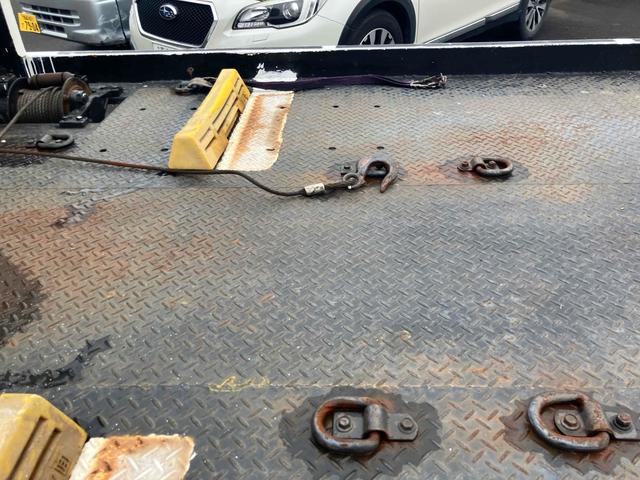 アトラストラック 　積載車　トラック　オートマチック車　ＥＴＣ　エアコン　パワーウィンドウ　運転席エアバッグ　走行距離６６３０３４ｋｍ　乗車定員３名（31枚目）