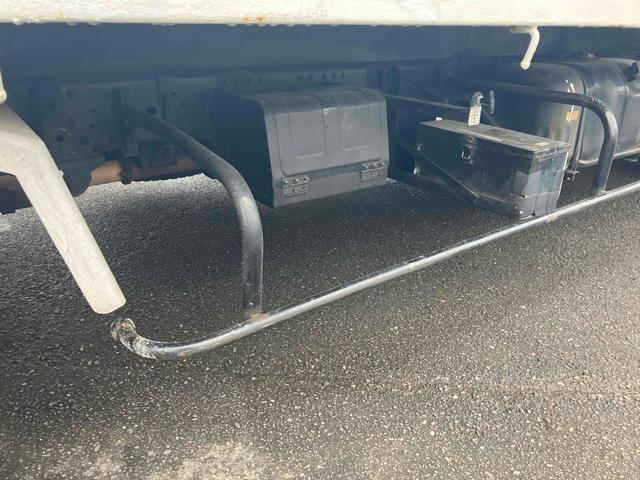 アトラストラック 　積載車　トラック　オートマチック車　ＥＴＣ　エアコン　パワーウィンドウ　運転席エアバッグ　走行距離６６３０３４ｋｍ　乗車定員３名（44枚目）