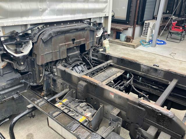 アトラストラック 　積載車　トラック　オートマチック車　ＥＴＣ　エアコン　パワーウィンドウ　運転席エアバッグ　走行距離６６３０３４ｋｍ　乗車定員３名（76枚目）