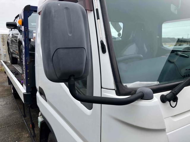 キャンター 　トラック　ＭＴ　後輪ダブル　ＥＴＣ　ナビ　ＴＶ　電動格納ミラー　エアコン　パワーウィンドウ　運転席エアバッグ　ＣＤ　Ｂｌｕｅｔｏｏｔｈ（4枚目）