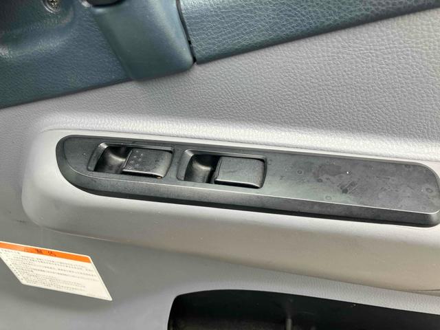 キャンター 　トラック　ＭＴ　後輪ダブル　ＥＴＣ　ナビ　ＴＶ　電動格納ミラー　エアコン　パワーウィンドウ　運転席エアバッグ　ＣＤ　Ｂｌｕｅｔｏｏｔｈ（43枚目）