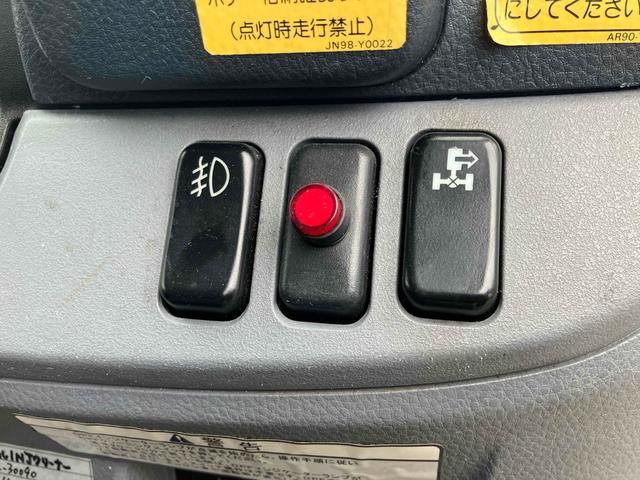 キャンター 　トラック　ＭＴ　後輪ダブル　ＥＴＣ　ナビ　ＴＶ　電動格納ミラー　エアコン　パワーウィンドウ　運転席エアバッグ　ＣＤ　Ｂｌｕｅｔｏｏｔｈ（45枚目）